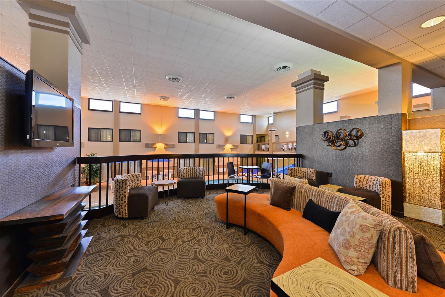 Revel Hotel Minot - Surestay Collection By Best Western Esterno foto