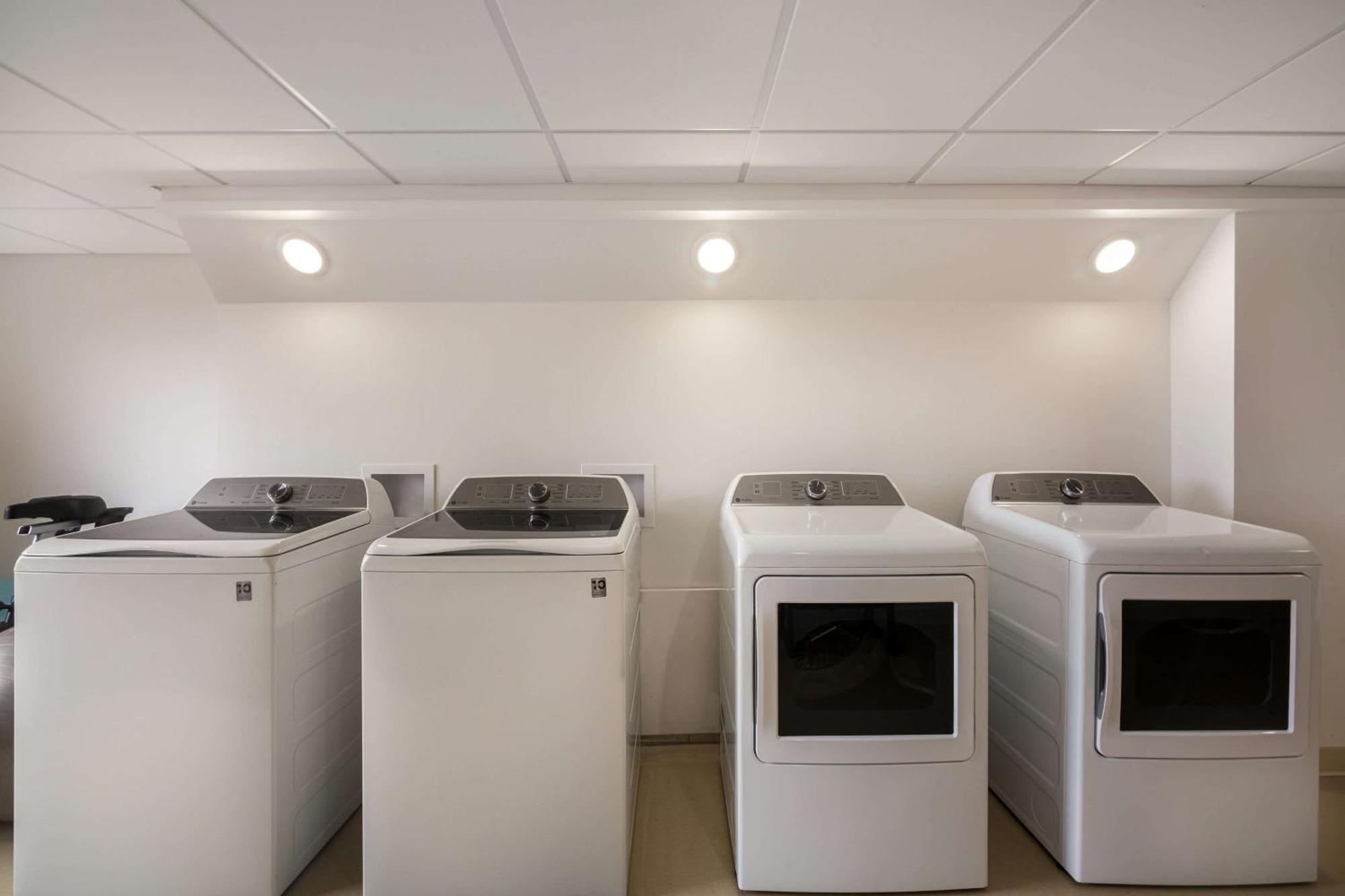 Revel Hotel Minot - Surestay Collection By Best Western Esterno foto