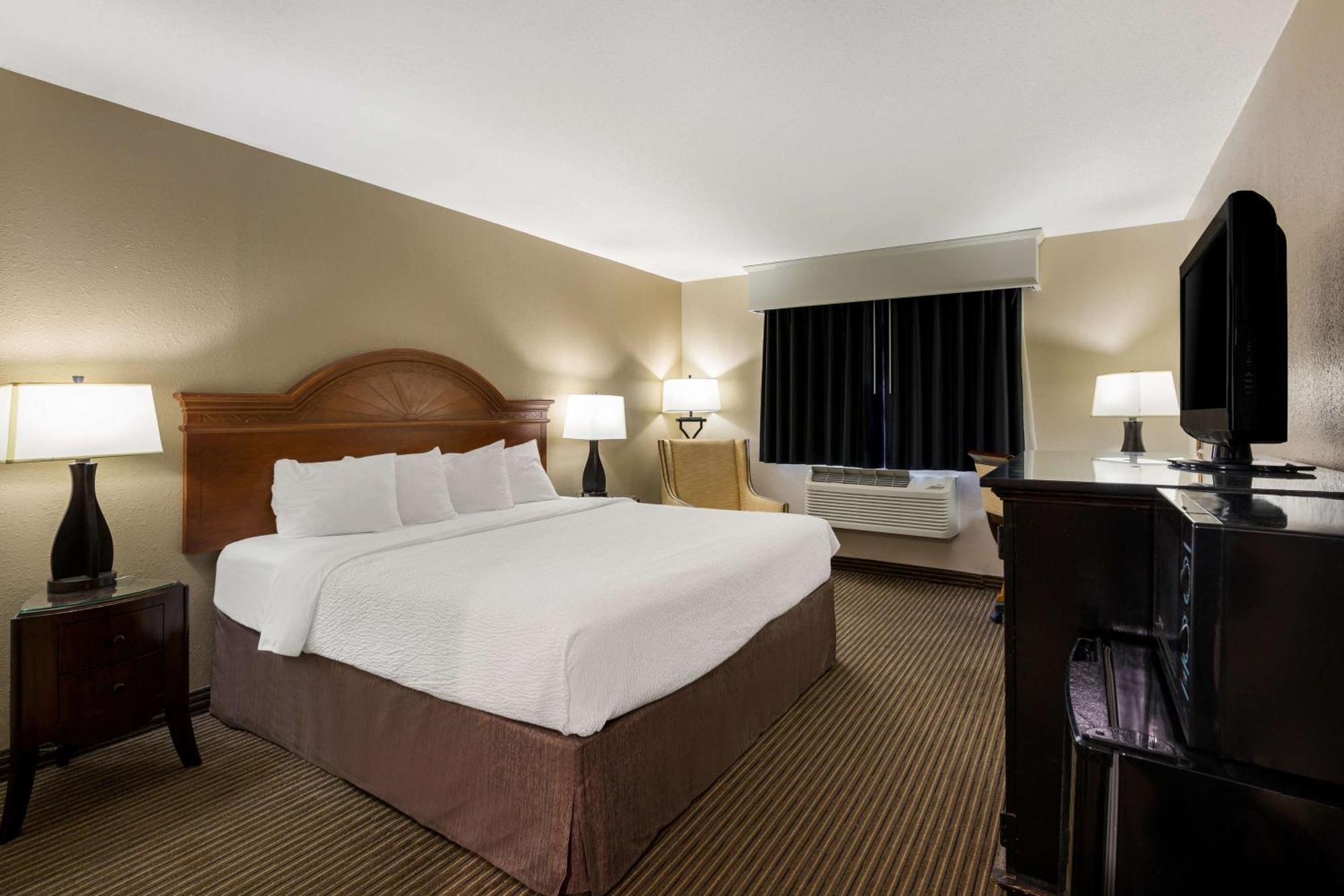 Revel Hotel Minot - Surestay Collection By Best Western Esterno foto