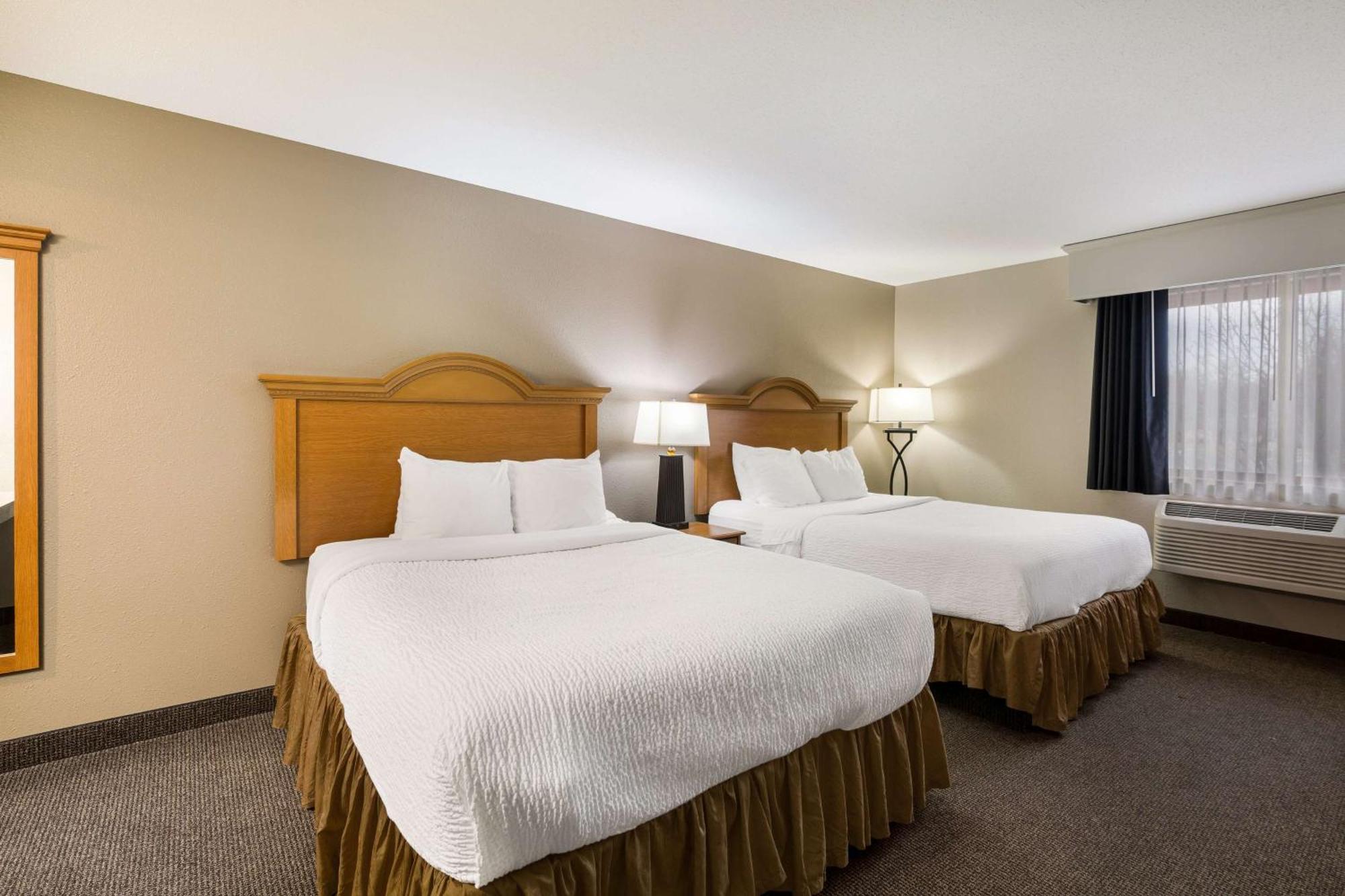 Revel Hotel Minot - Surestay Collection By Best Western Esterno foto