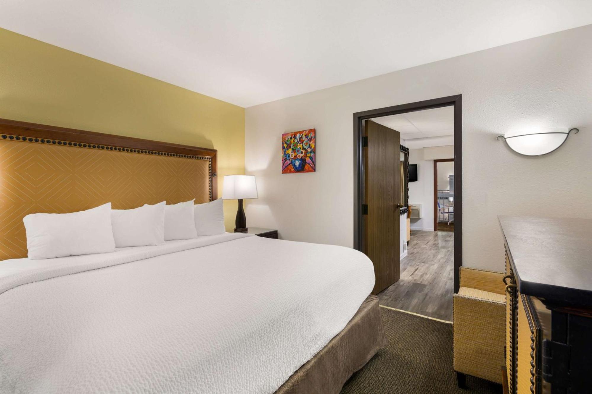 Revel Hotel Minot - Surestay Collection By Best Western Esterno foto