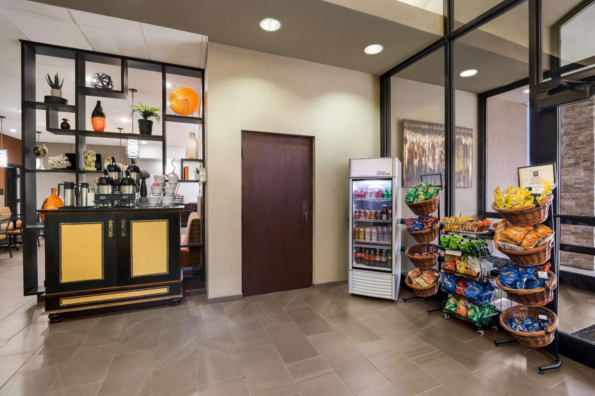 Revel Hotel Minot - Surestay Collection By Best Western Esterno foto